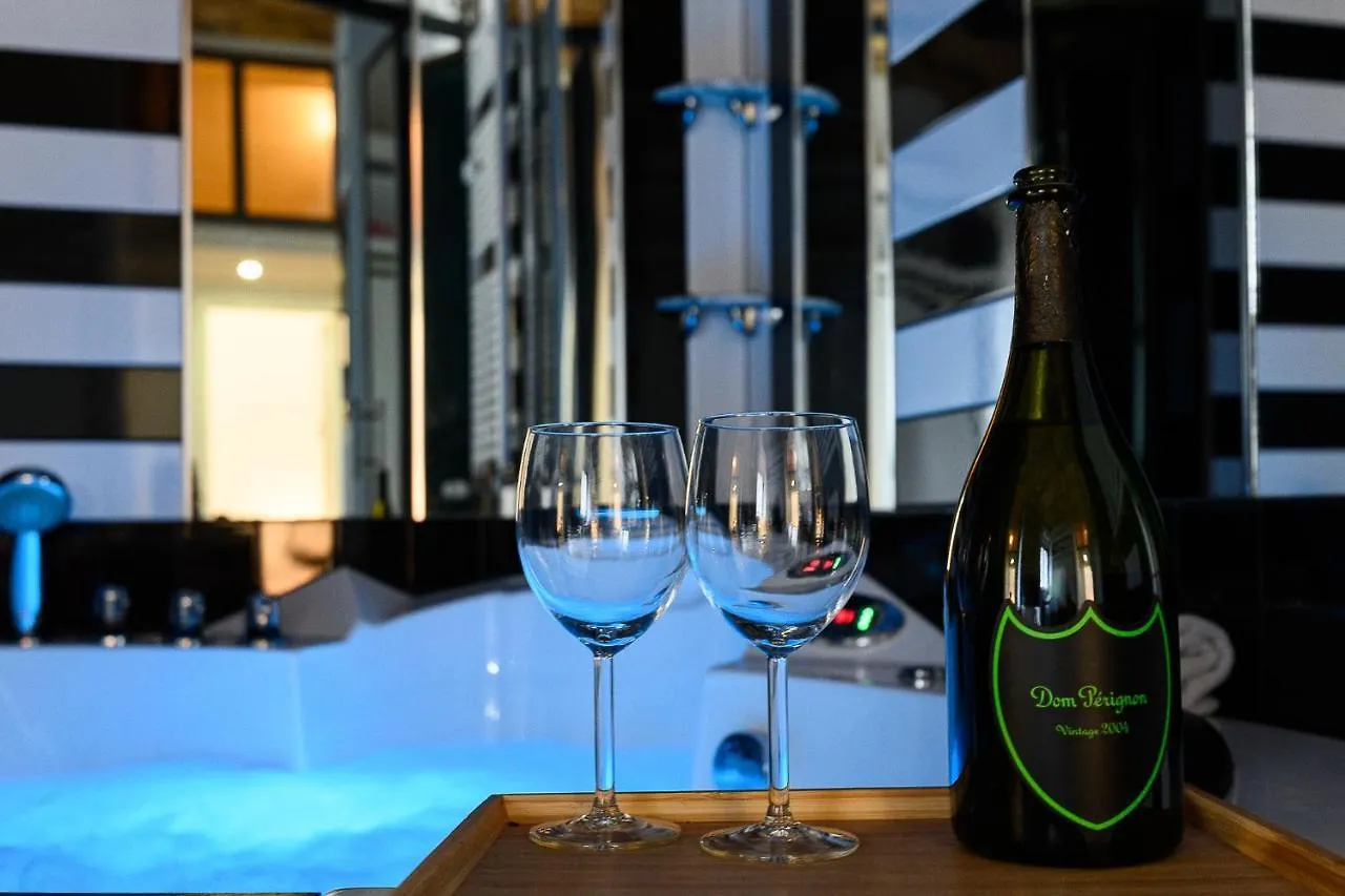 Stylish With Jacuzzi By Ndp Rent Apartment Rome