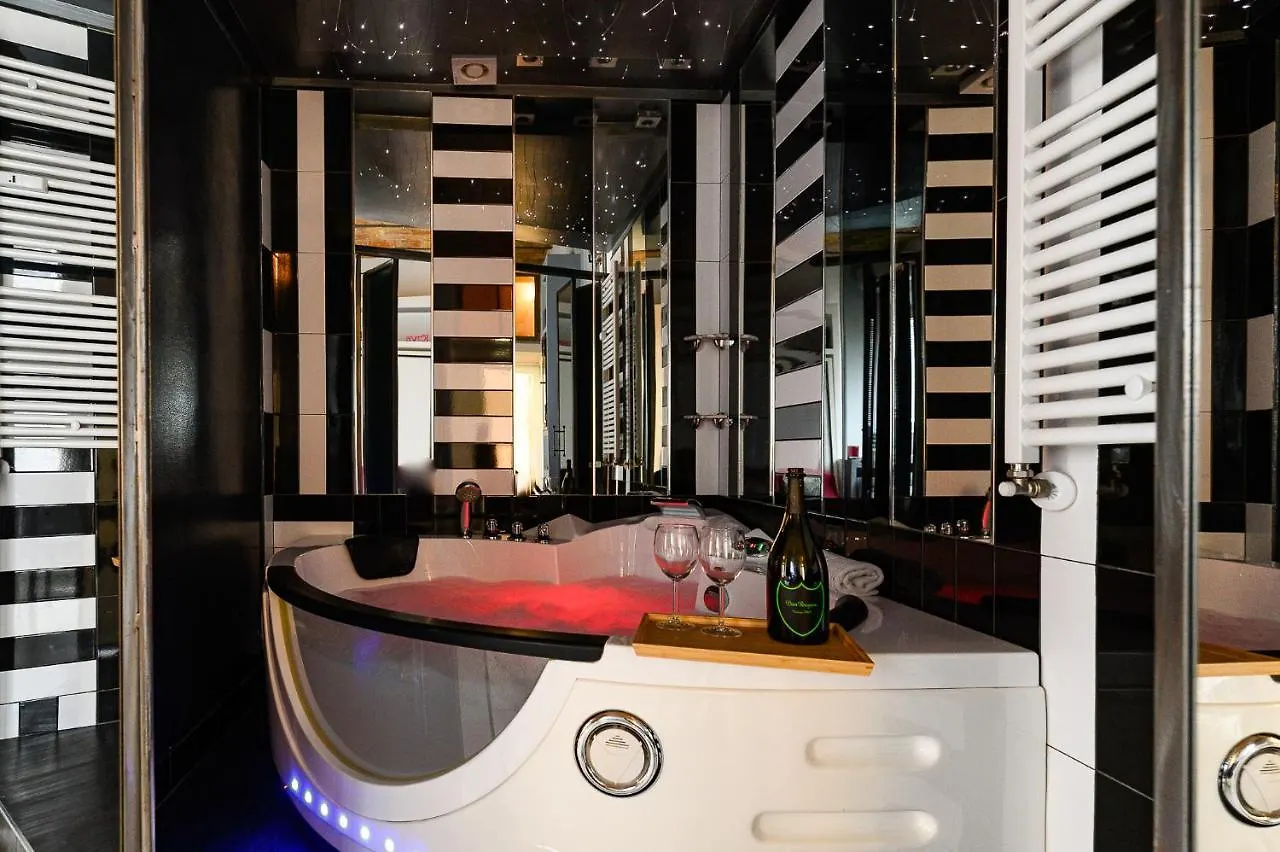 Stylish With Jacuzzi By Ndp Rent Apartment Rome 0*,